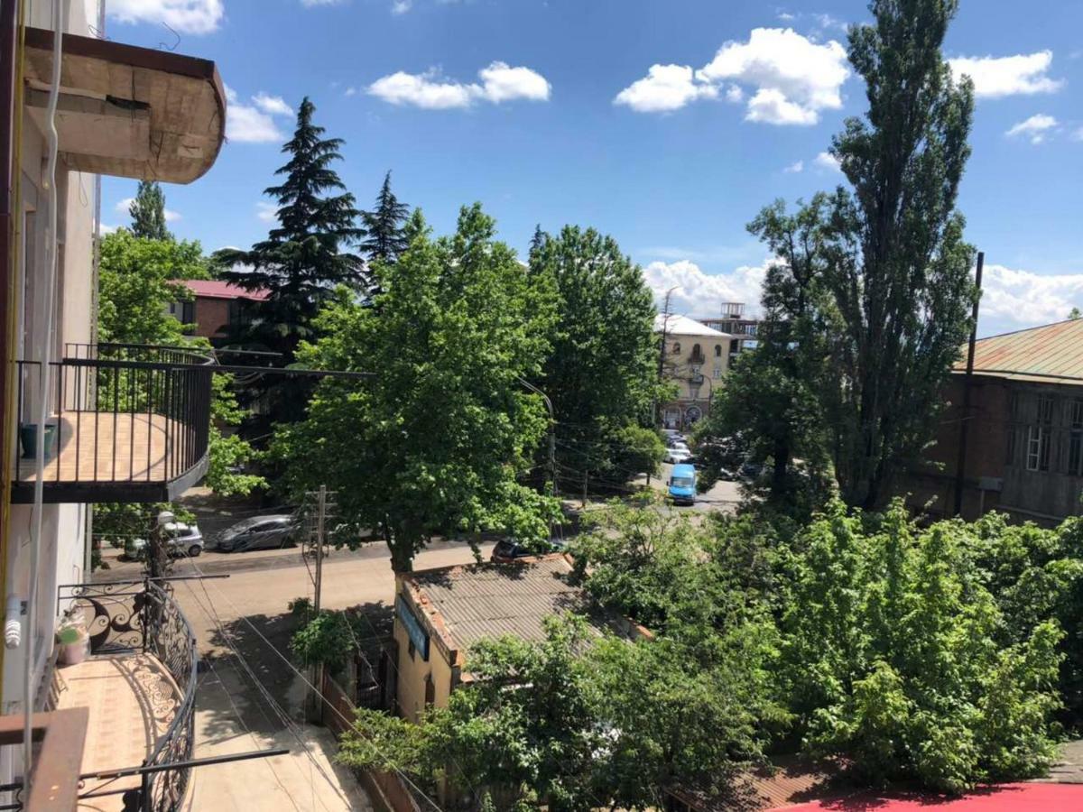 Modern Apartment Kutaisi Exterior foto