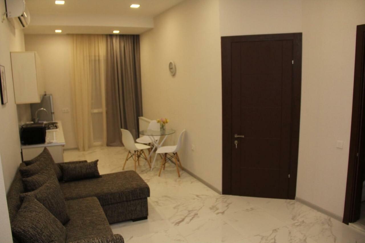 Modern Apartment Kutaisi Exterior foto